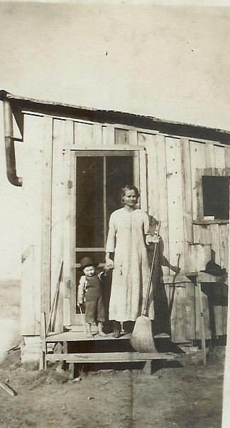 Mabel Speed Colvin and son, Lewis